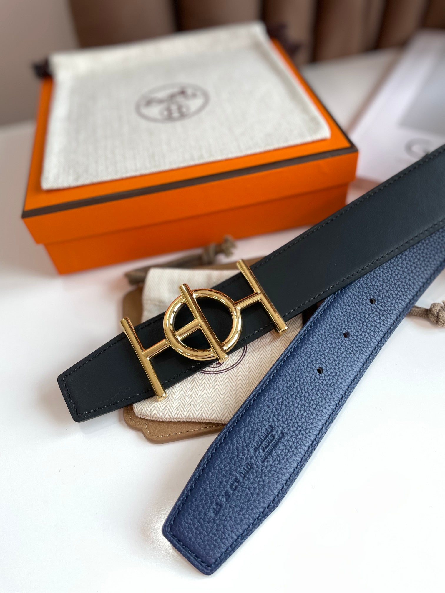 HERMES ULYSSE BELT BUCKLE & REVERSIBLE NAVY BLUE LEATHER STRAP 38MM GOLD HARDWARE