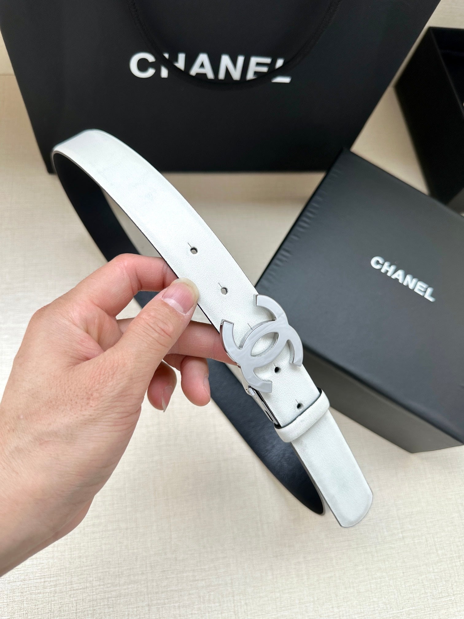 CHANEL 30MM BELT IN WHITE AND BLACK CALFSKIN WITH SILVER HARDWARE