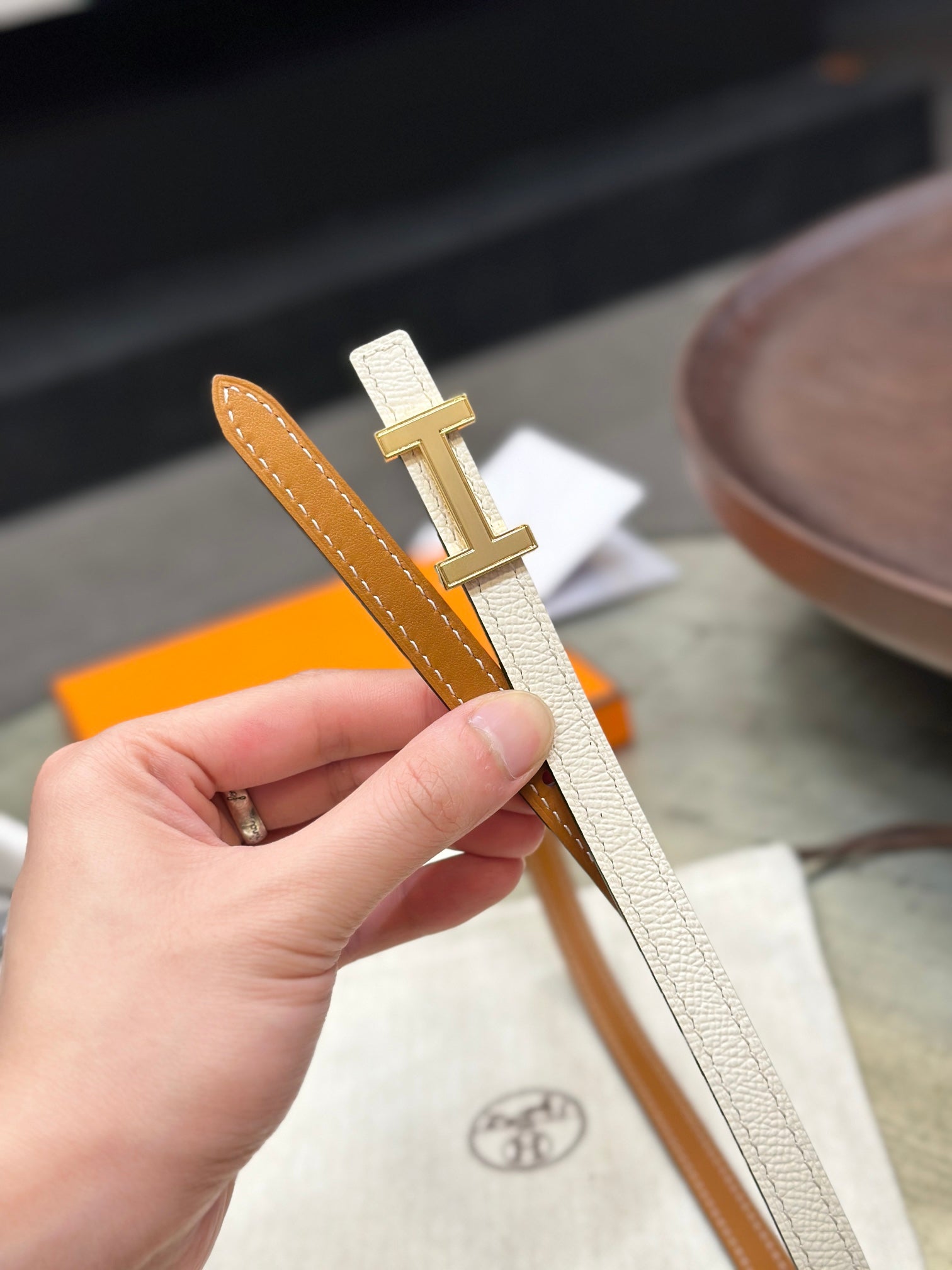 HERMES FOCUS BUCKLE & REVERSIBLE BRONZE BROWN AND WHITE LEATHER STRAP 13MM GOLD HARDWARE