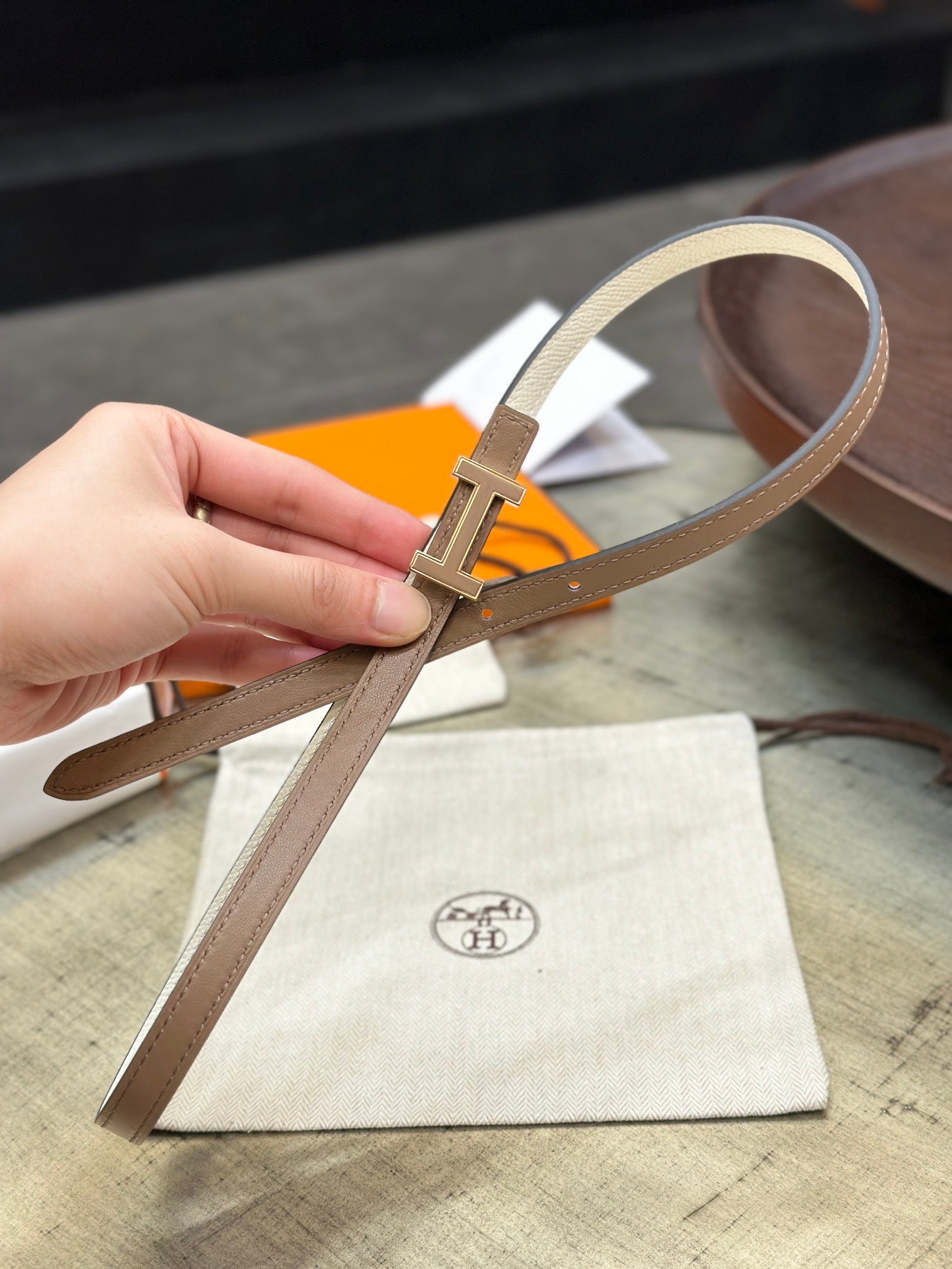 HERMES FOCUS BUCKLE & REVERSIBLE PEANUT BROWN AND WHITE LEATHER STRAP 13MM COPPER HARDWARE