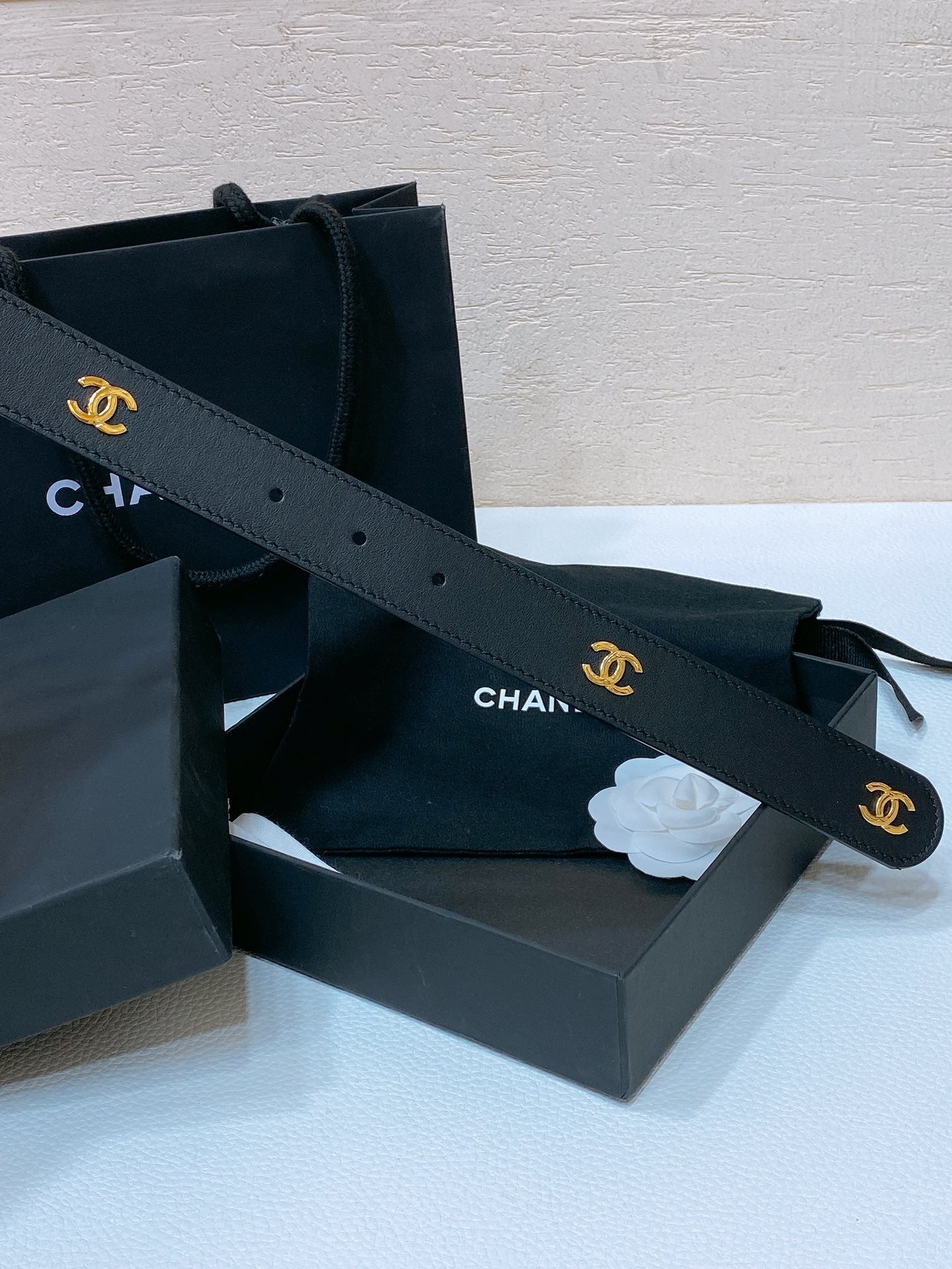 CHANEL BELT 30MM IN BLACK SMOOTH CALFSKIN GOLD MIX BLACK HARDWARE
