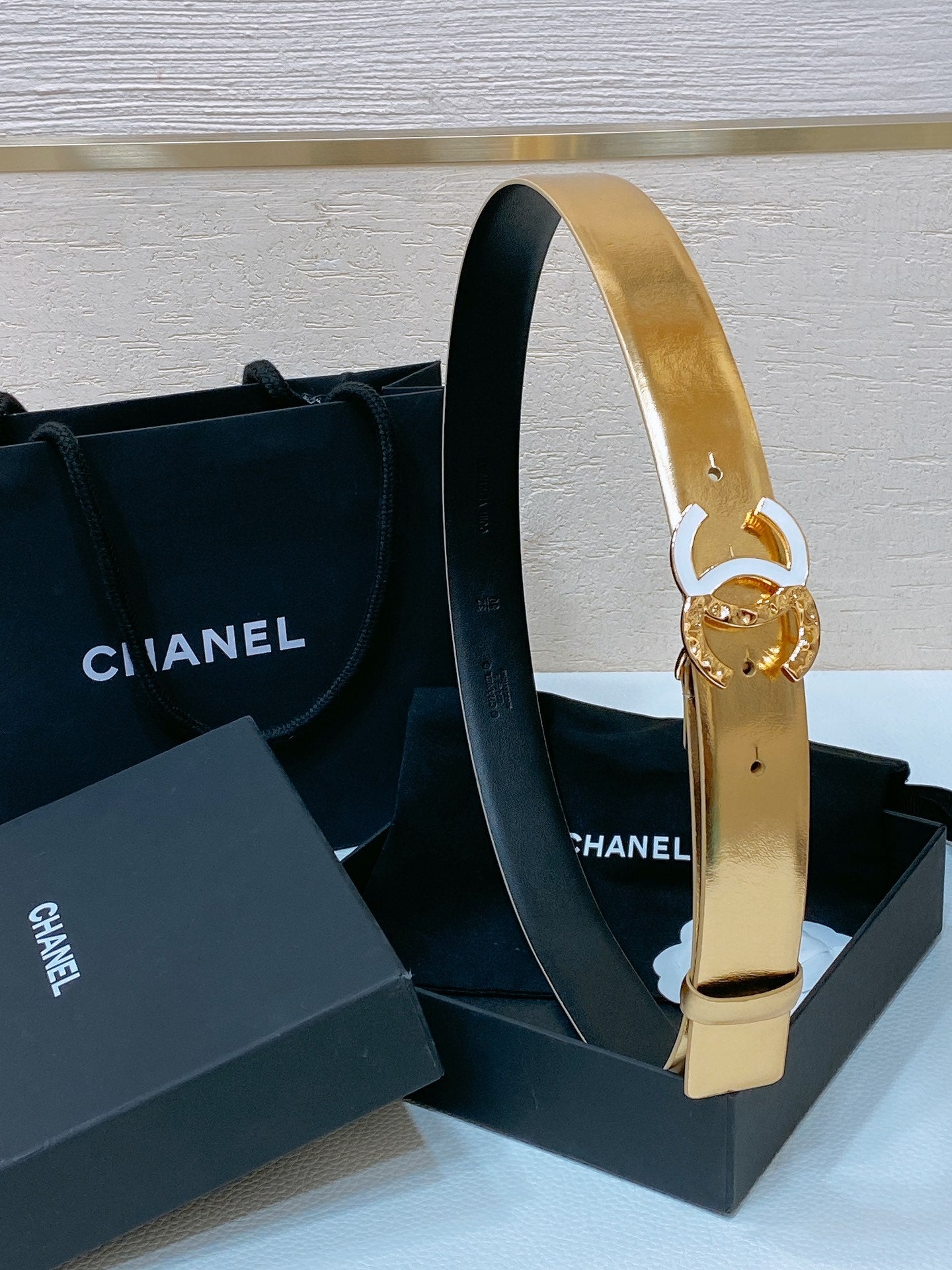CHANEL BELT 30MM IN GOLD SMOOTH CALFSKIN GOLD MIX WHITE HARDWARE