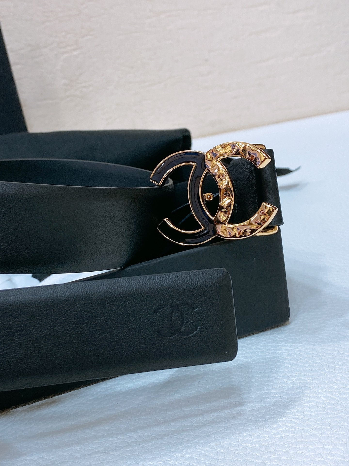 CHANEL BELT 30MM IN BLACK SMOOTH CALFSKIN GOLD MIX BLACK METAL LOGO