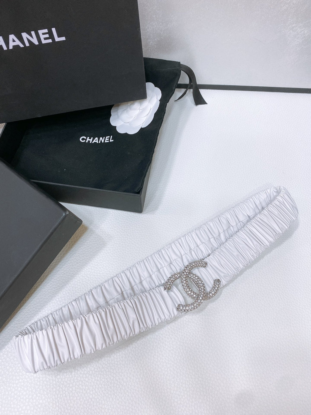 CHANEL ELASTIC BELT 30MM IN WHITE CALFSKIN SILVER HARDWARE WITH RHINSTONES