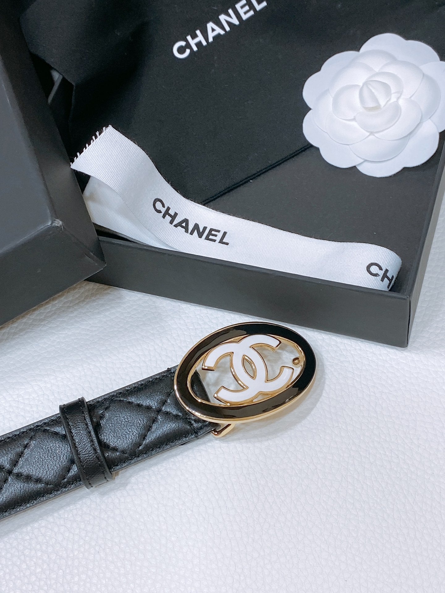 CHANEL 30MM BELT IN BLACK EMBROIDERED CALFSKIN WHITE MIX BLACK METAL LOGO GOLD HARDWARE