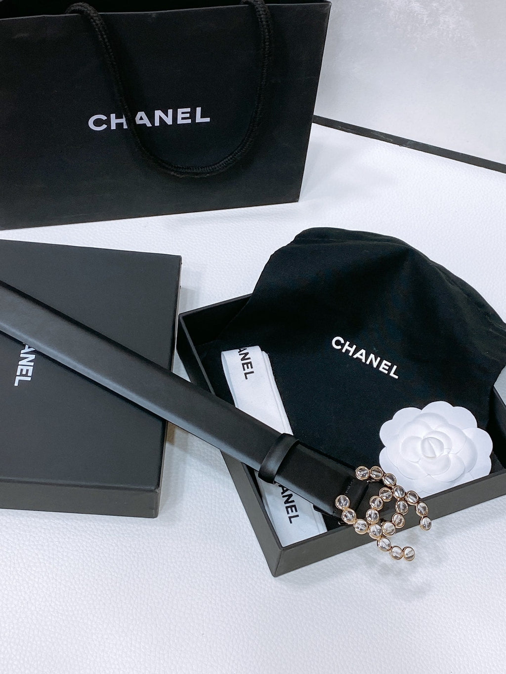 CHANEL BELT 30 MM IN BLACK CALFSKIN PEARL LOGO