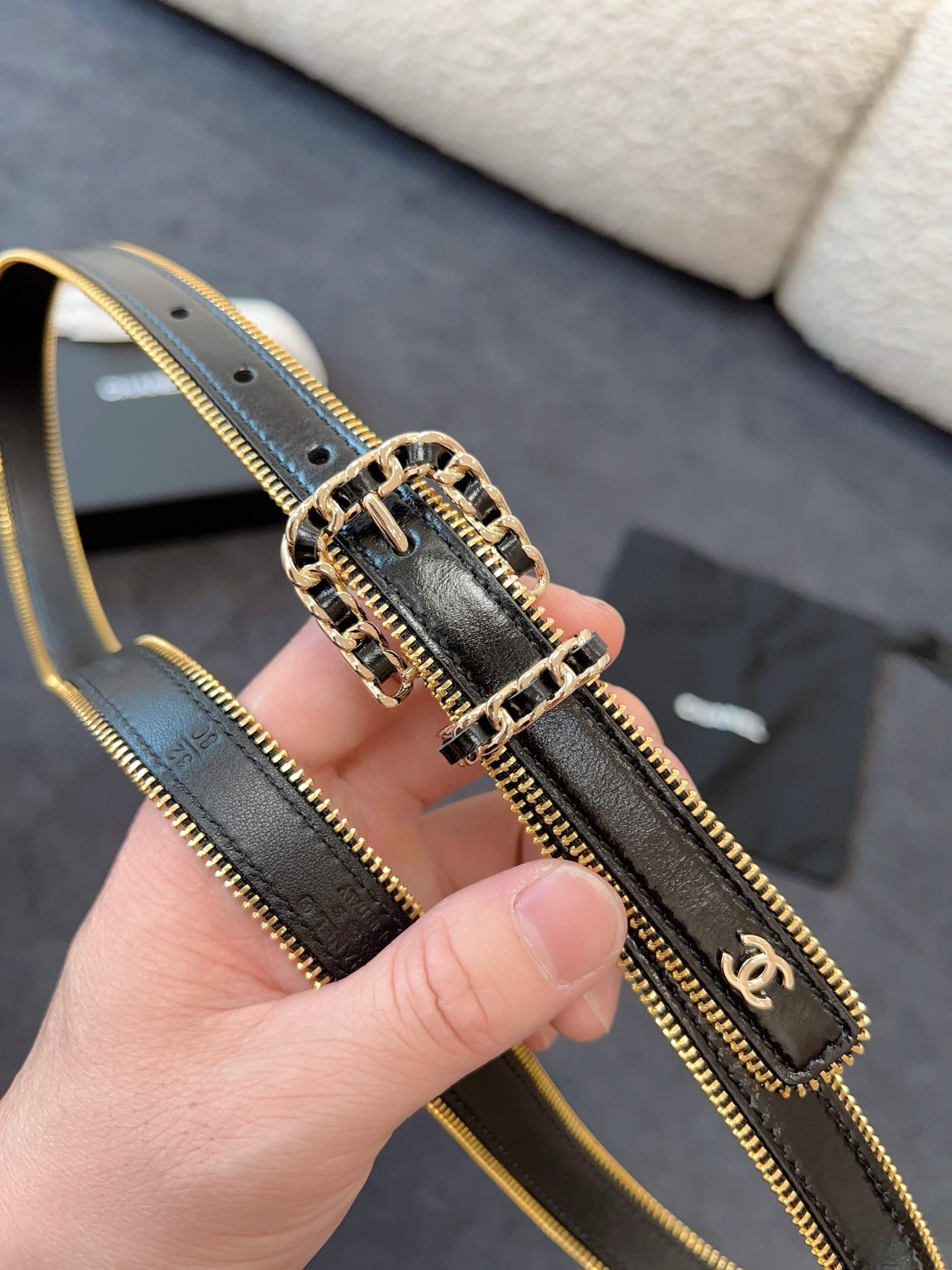 CHANEL BELT 20MM IN BLACK CALFSKIN WITH INTERWOVEN CHAIN BUCKLE ZIPPER IN TRIM GOLD HARDWARE
