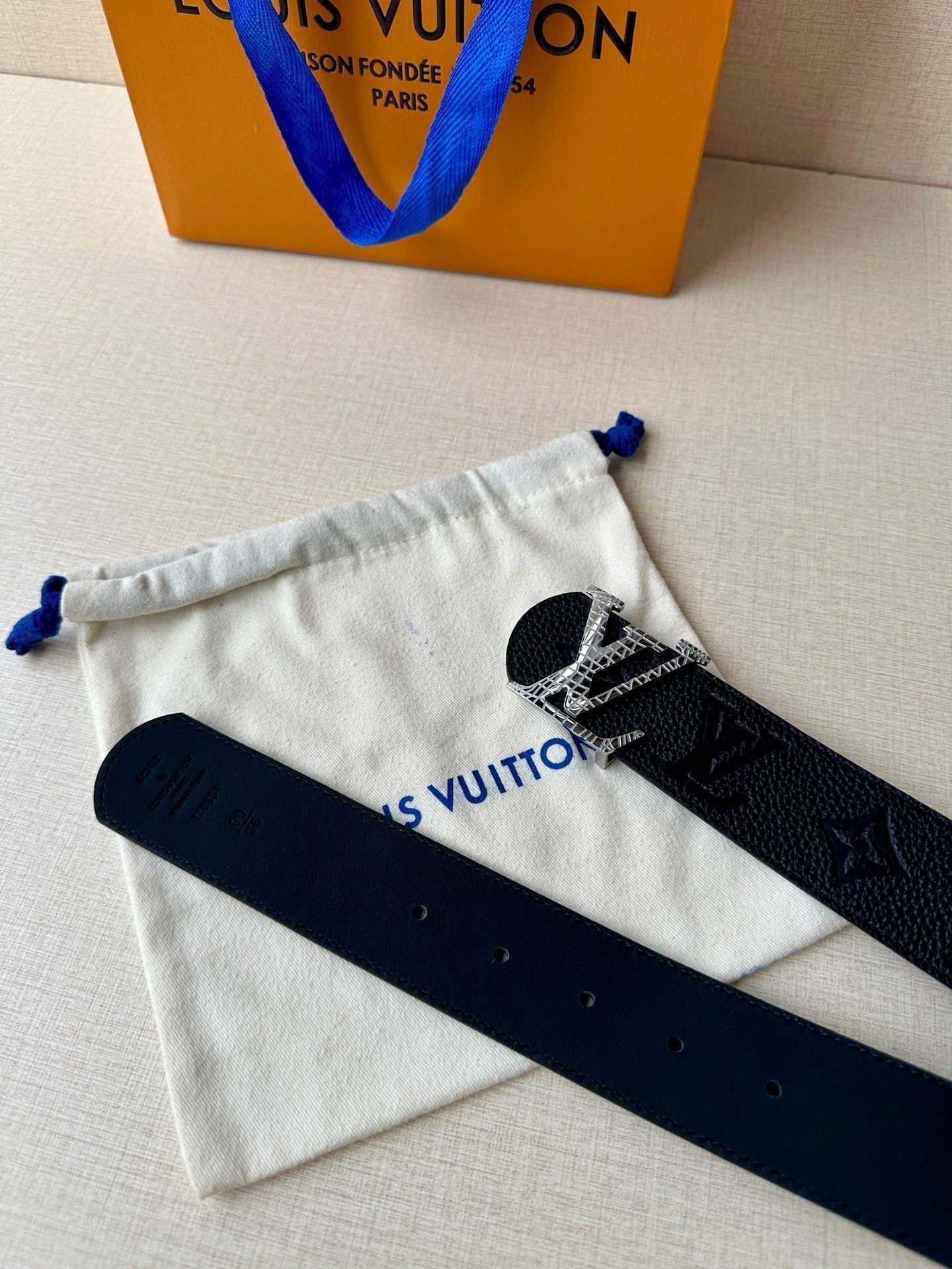 LOUIS VUITTON LV 25S BELT 40 MM IN BLACK CALFSKIN WITH SILVER HARDWARE 593265