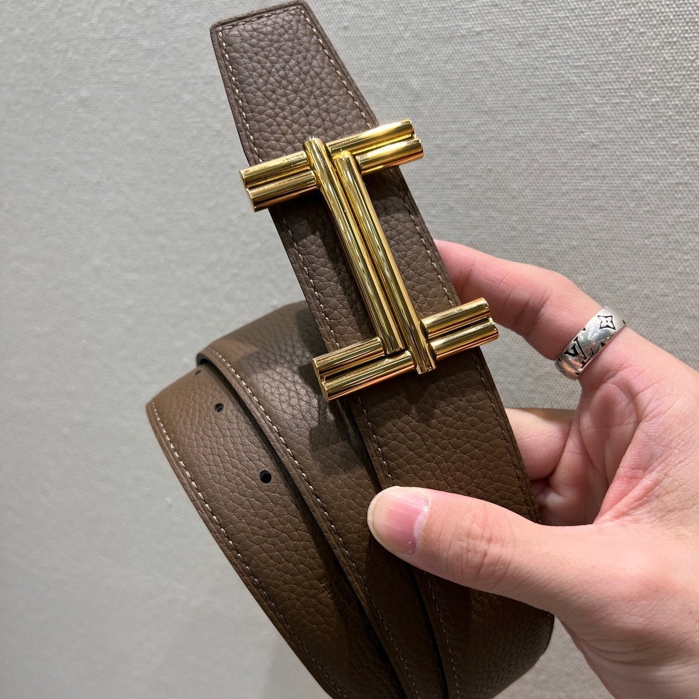 HERMES TRAVERSE BELT BUCKLE & REVERSIBLE COFFEE BROWN AND BLACK LEATHER STRAP 38 MM GOLD HARDWARE