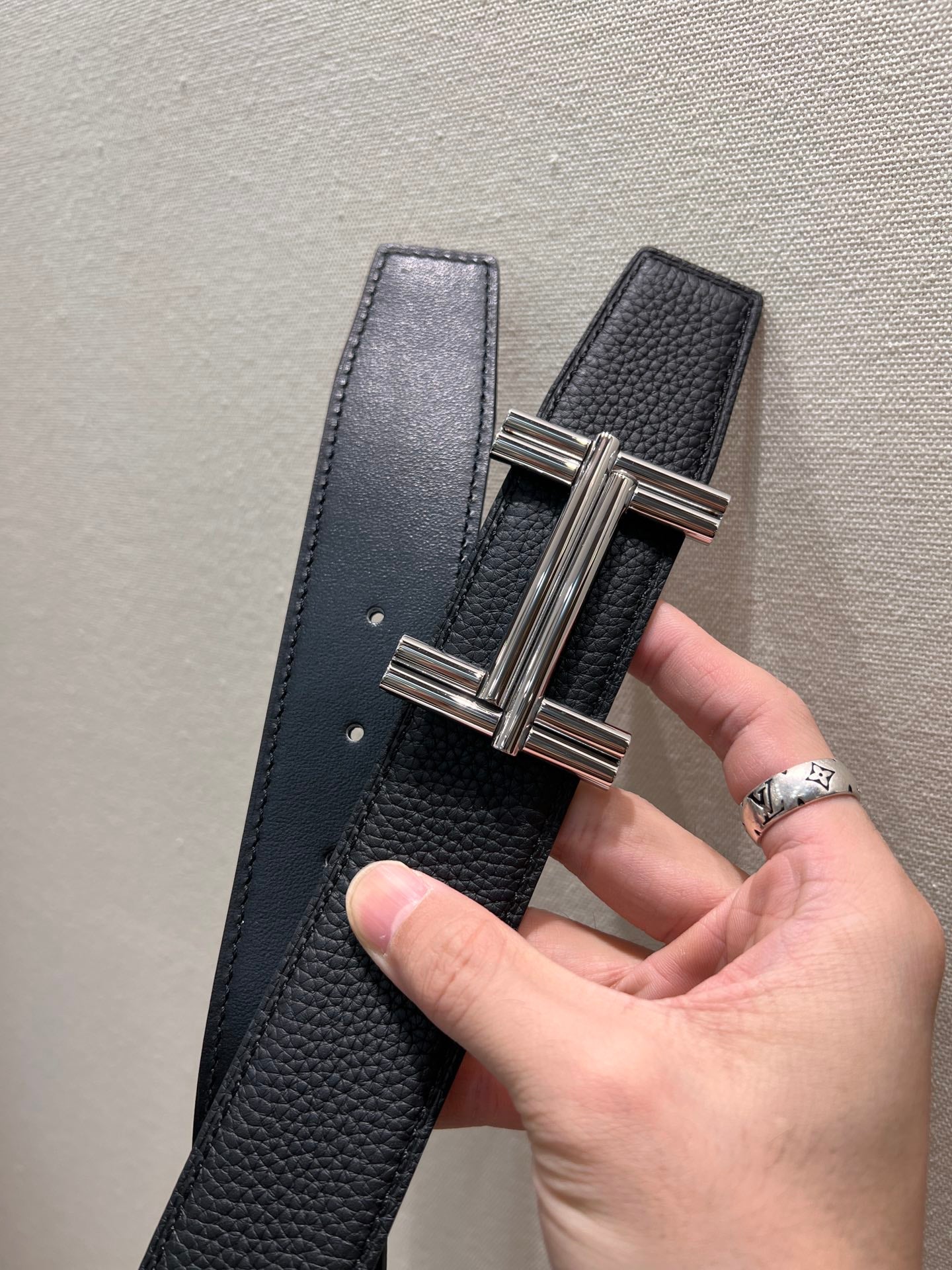 HERMES TRAVERSE BELT BUCKLE & REVERSIBLE BLACK LEATHER STRAP 38 MM SILVER HARDWARE