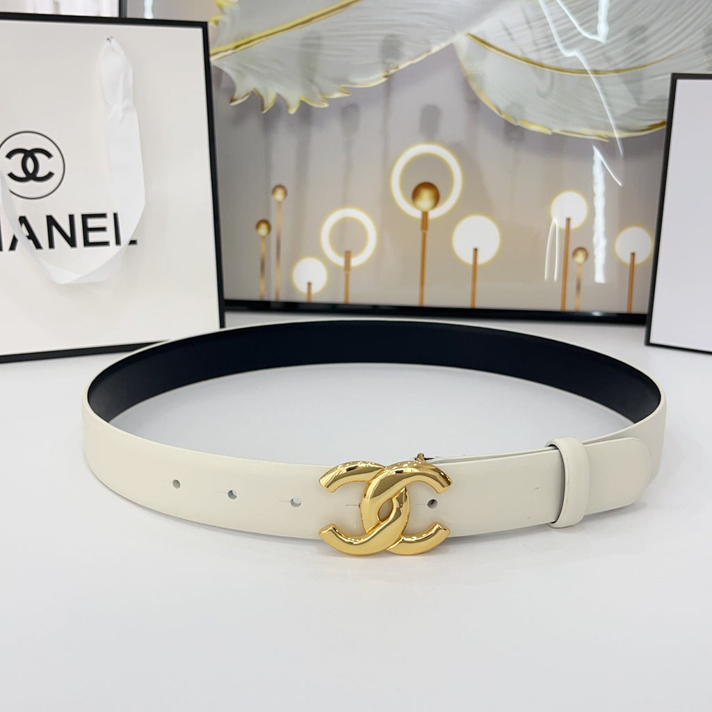 CHANEL DOUBLE C BELT 30MM IN WHITE CALFSKIN WITH SHINY GOLD BUCKLE