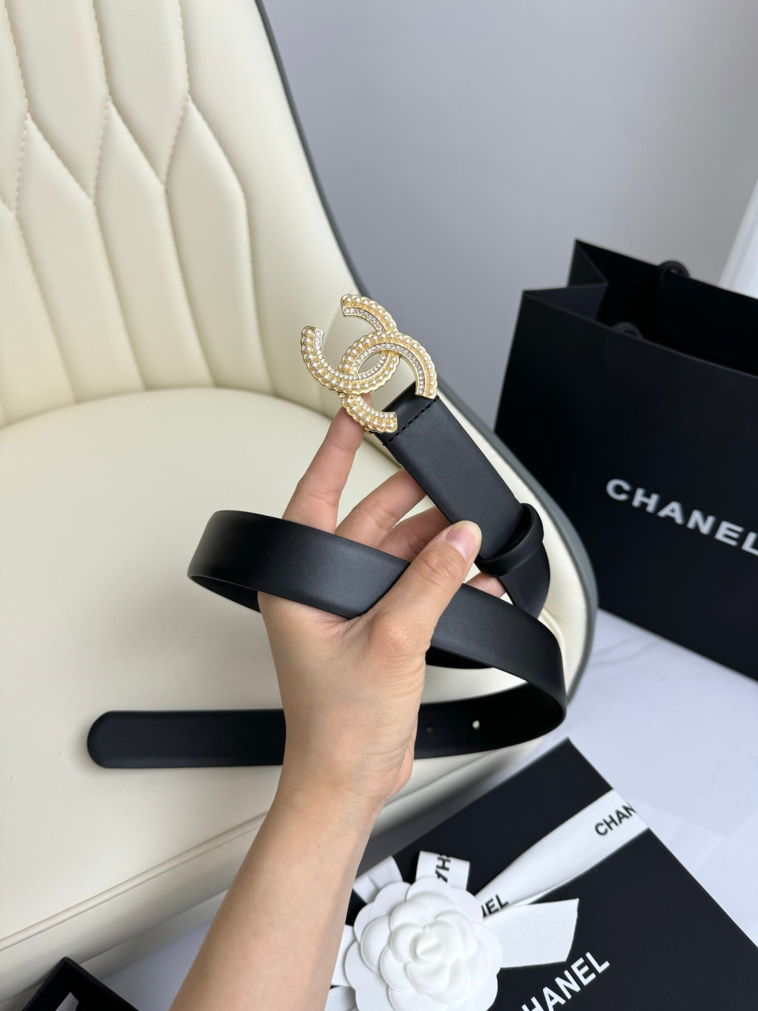 CHANEL BELT 30MM IN BLACK SMOOTH CALFSKIN GOLD HARDWARE ATTACH PEARLS