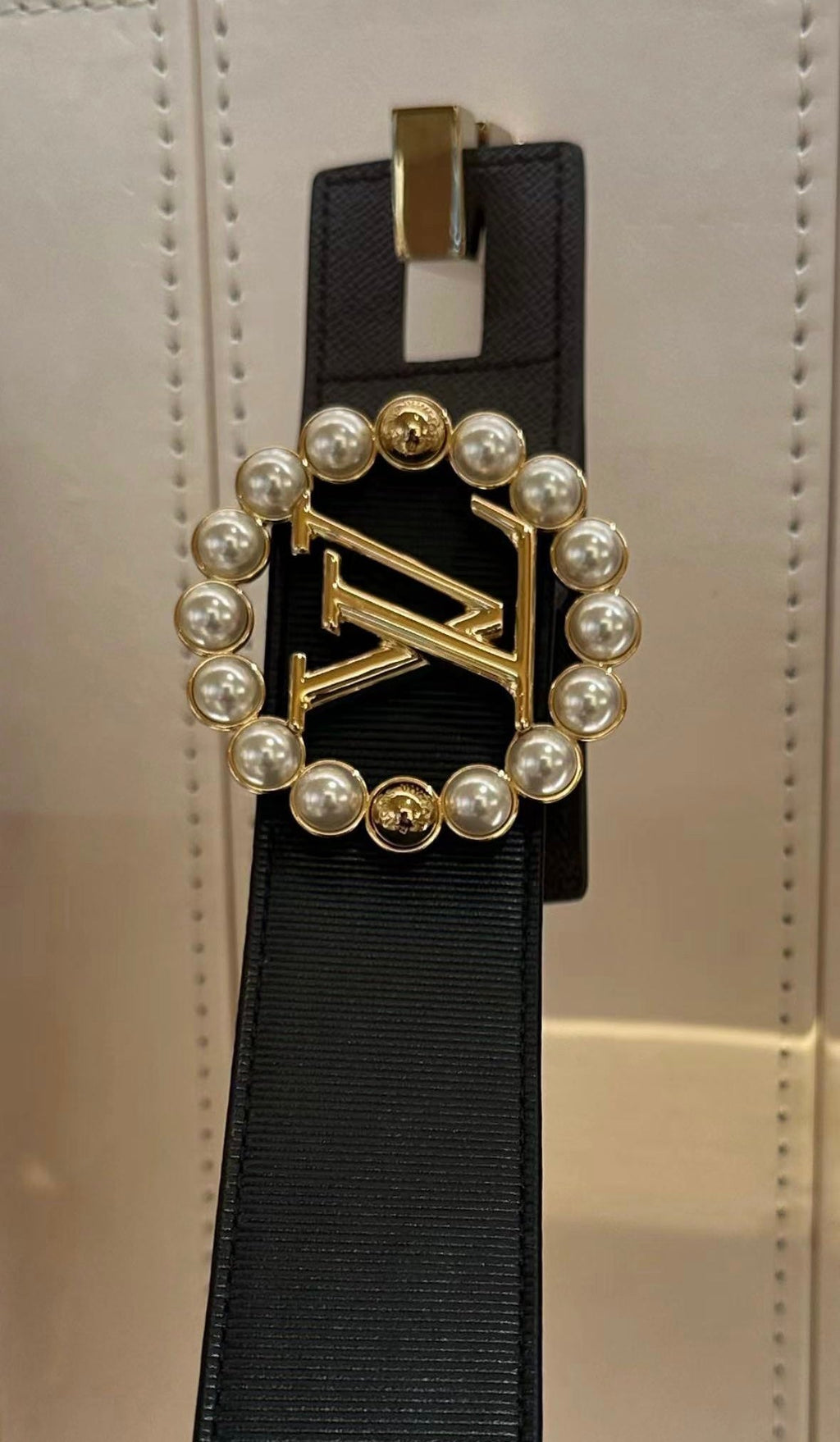LOUIS VUITTON LV CIRCLE PEARL 35MM REVERSIBLE BELT IN BLACK CALFSKIN GOLD HARDWARE
