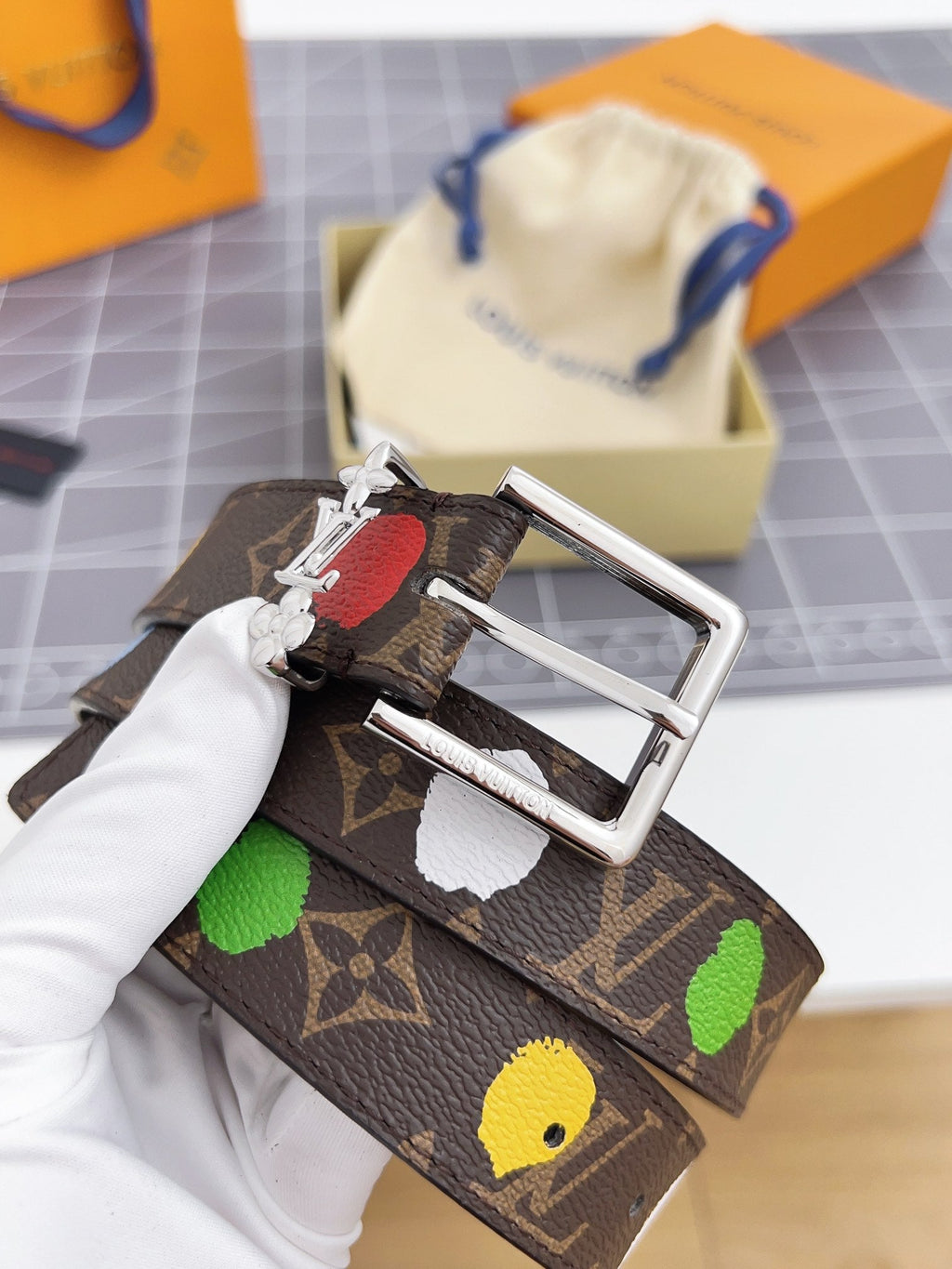 LOUIS VUITTON LV BLOOM 30 MM IN COLORFUL MONOGRAM CALFSKIN SILVER HARDWARE