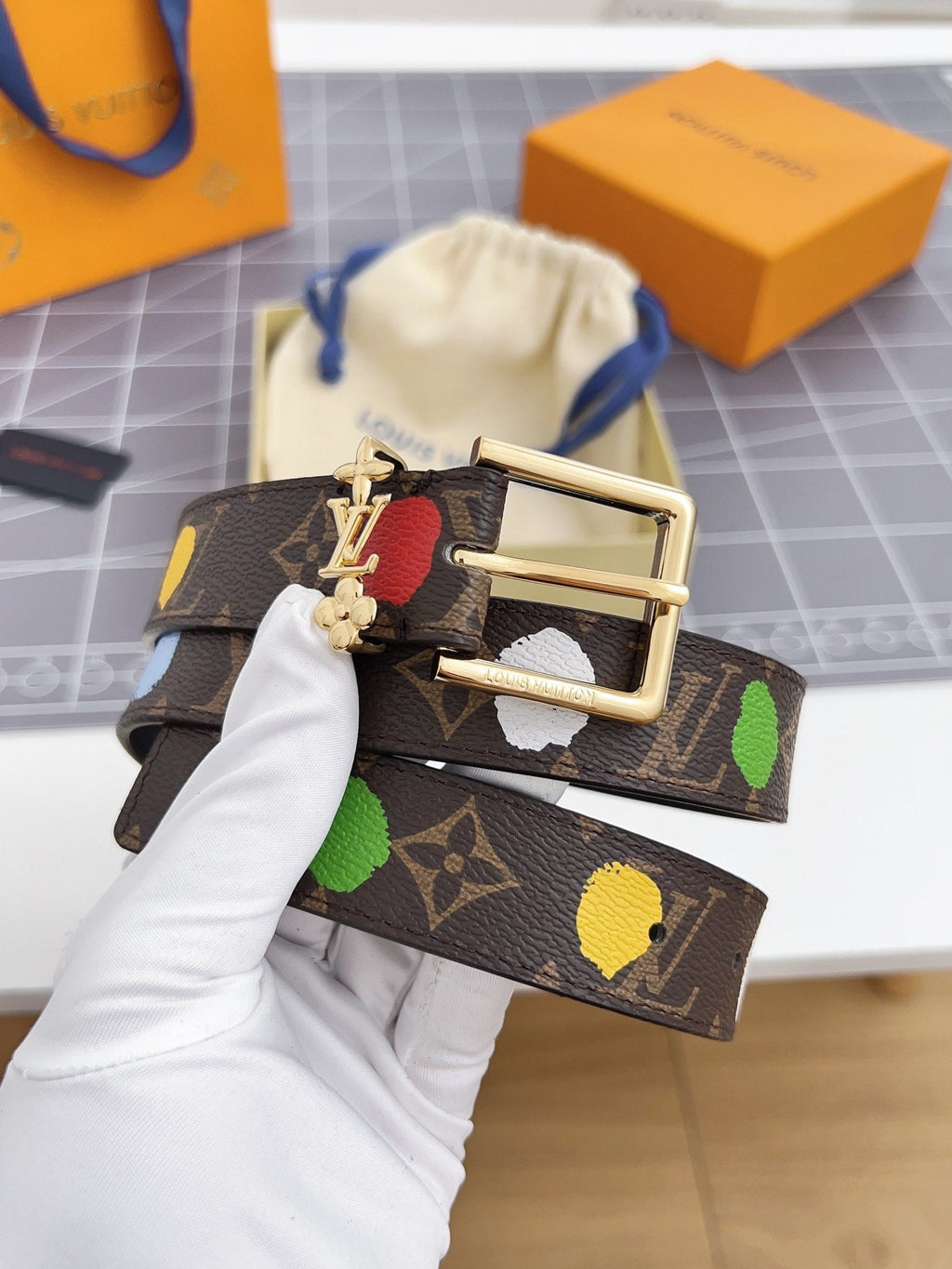 LOUIS VUITTON LV BLOOM 30 MM IN COLORFUL MONOGRAM CALFSKIN GOLD HARDWARE