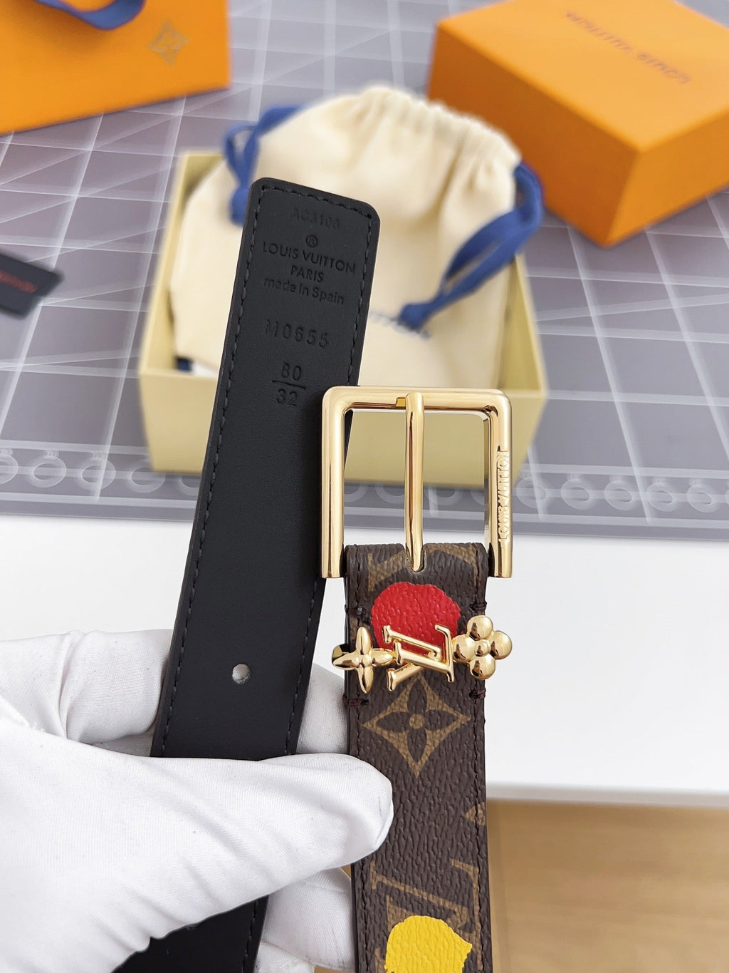 LOUIS VUITTON LV BLOOM 30 MM IN COLORFUL MONOGRAM CALFSKIN GOLD HARDWARE