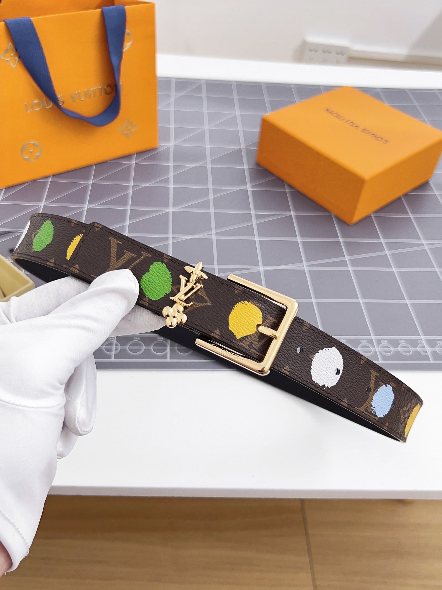LOUIS VUITTON LV Bloom 30mm Mutilcolor Belt Gold Buckle Black Brown Leather