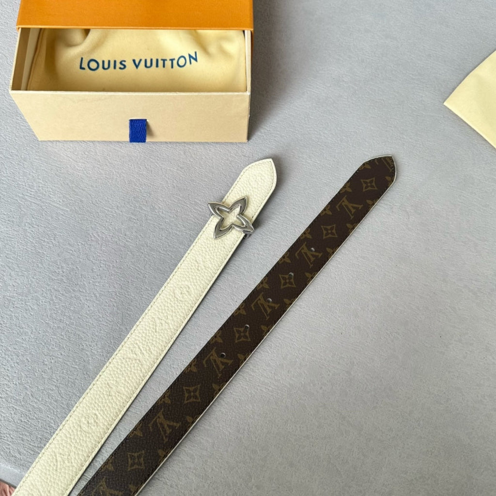 LOUIS VUITTON LV  MINI FLOWERGRAM 30MM REVERSIBLE BELT IN WHITE EMBOSSED CALFSKIN SILVER HARDWARE