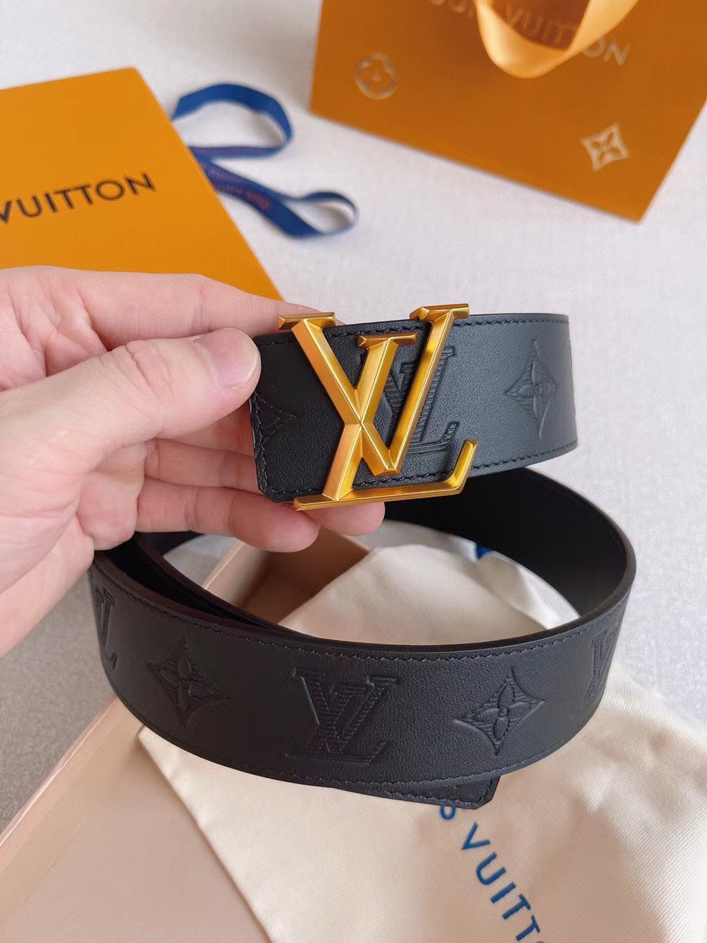 LOUIS VUITTON LV 25S BELT 40 MM IN BLACK CALFSKIN 593216