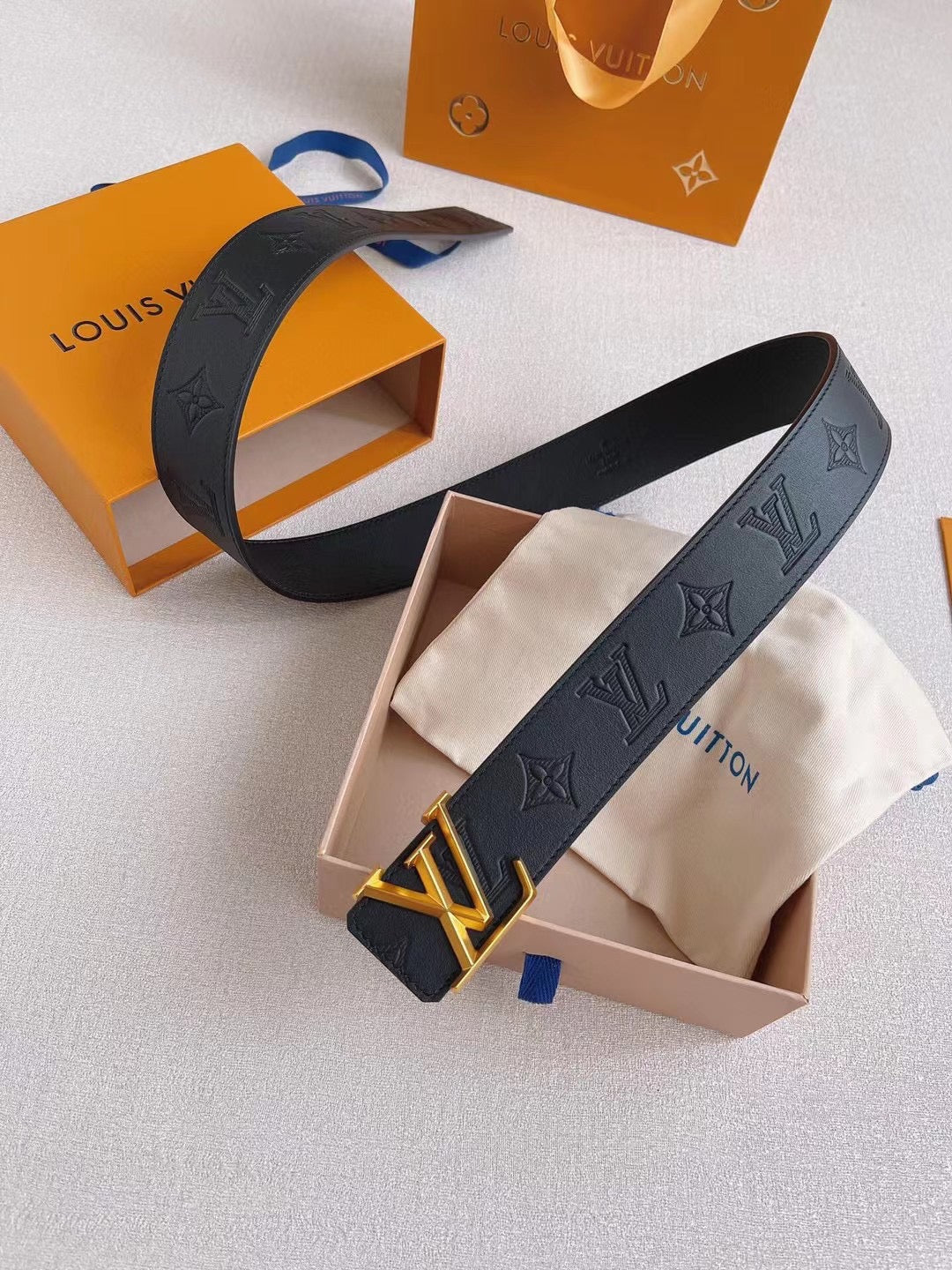 LOUIS VUITTON LV 25S BELT 40 MM IN BLACK CALFSKIN 593216