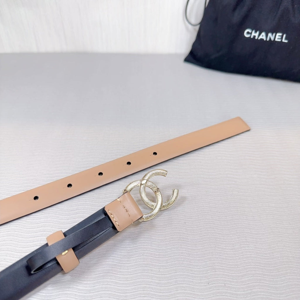 CHANEL BELT 20 MM IN DESERT SAND SMOOTH CALFSKIN GOLD HARDWARE ATTACH RHINSTONE