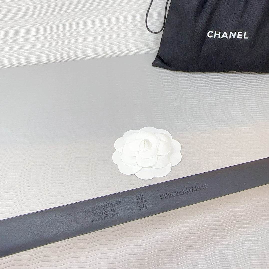 CHANEL BELT 20 MM IN CRIMSON RED SMOOTH CALFSKIN GOLD HARDWARE ATTACH RHINSTONE
