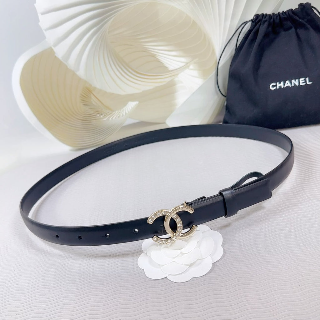 CHANEL BELT 20 MM IN BLACK SMOOTH CALFSKIN GOLD HARDWARE ATTACH RHINSTONE