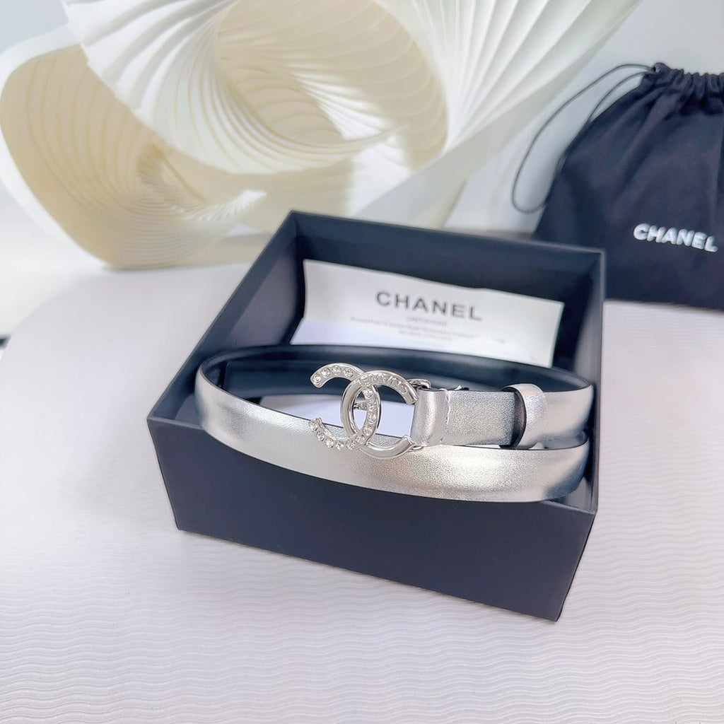 CHANEL BELT 20 MM IN SILVER SMOOTH CALFSKIN SILVER HARDWARE ATTACH RHINSTONE