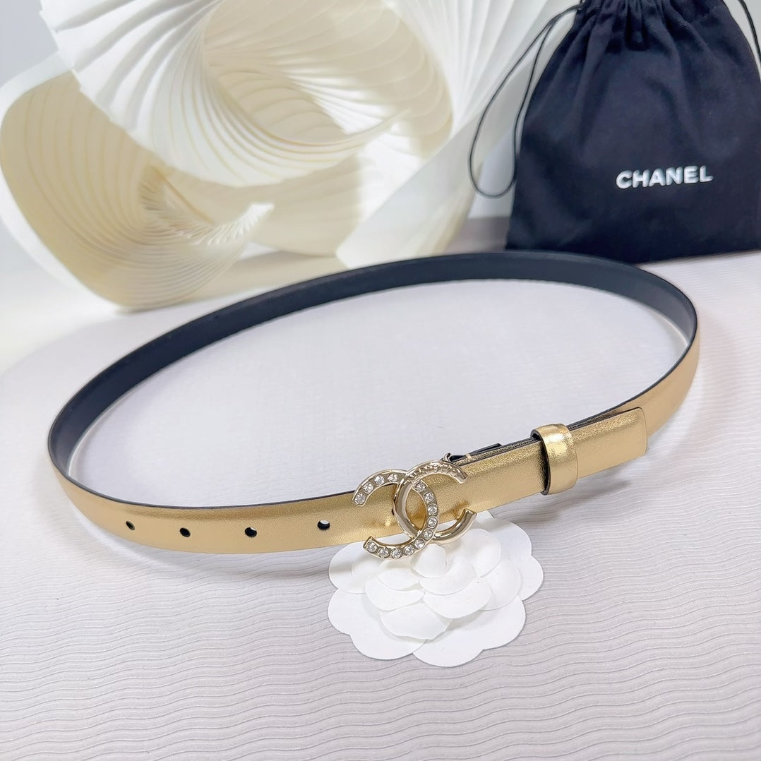 CHANEL BELT 20 MM IN GOLD SMOOTH CALFSKIN GOLD HARDWARE ATTACH RHINSTONE
