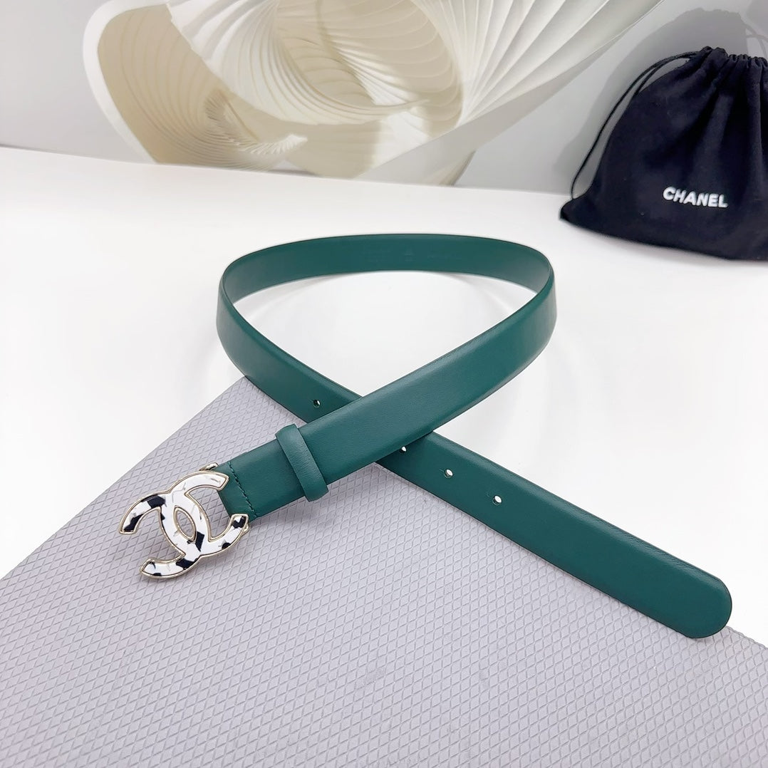 CHANEL 30MM BELT IN COOL GREEN SHINNY CALFSKIN WHITE LOGO