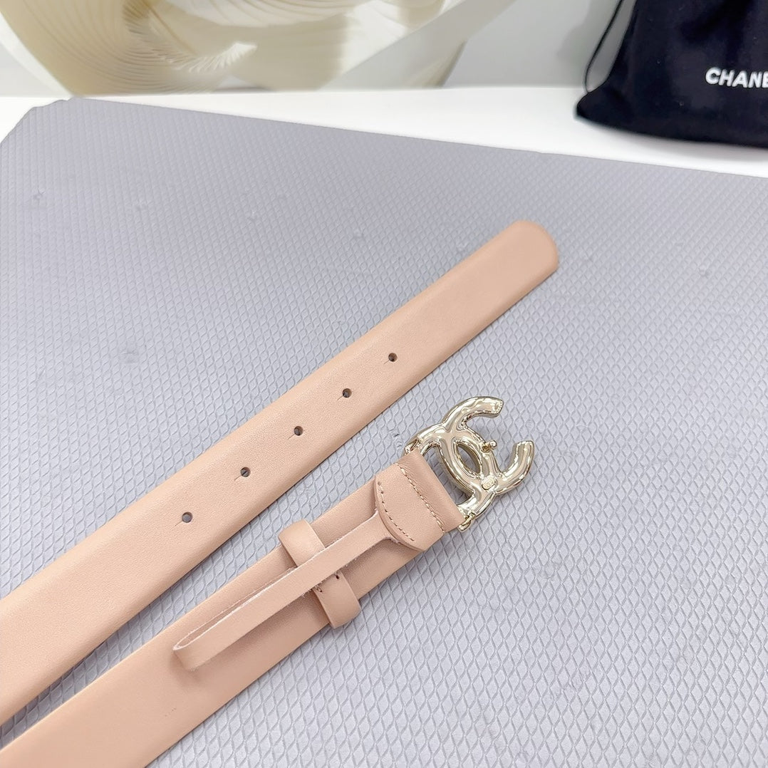 CHANEL 30MM BELT IN ALMOND BEIGE SHINNY CALFSKIN WHITE LOGO