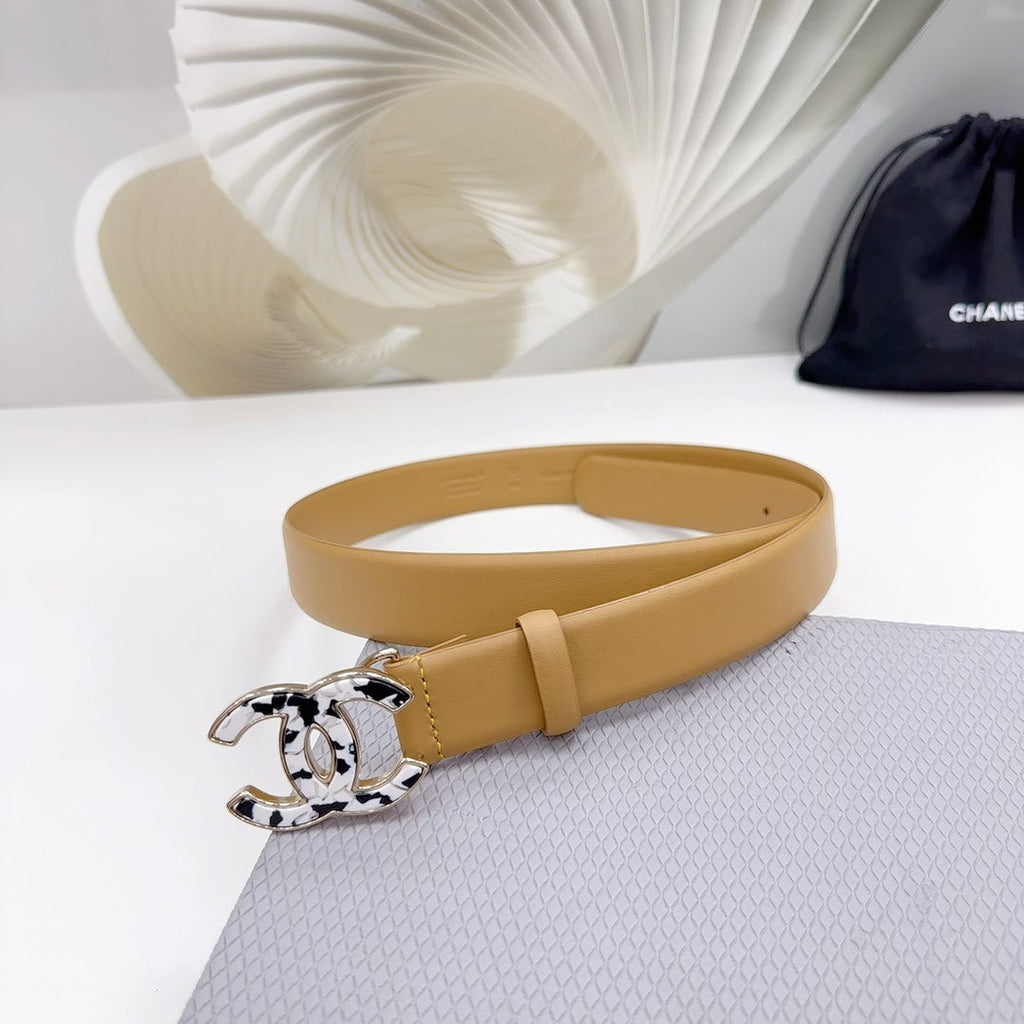CHANEL 30MM BELT IN GOLDENROD BROWN SHINNY CALFSKIN WHITE LOGO