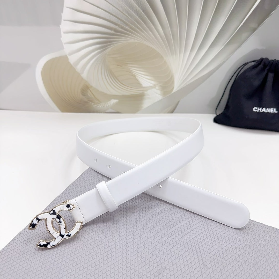CHANEL 30MM BELT IN WHITE SHINNY CALFSKIN WHITE LOGO