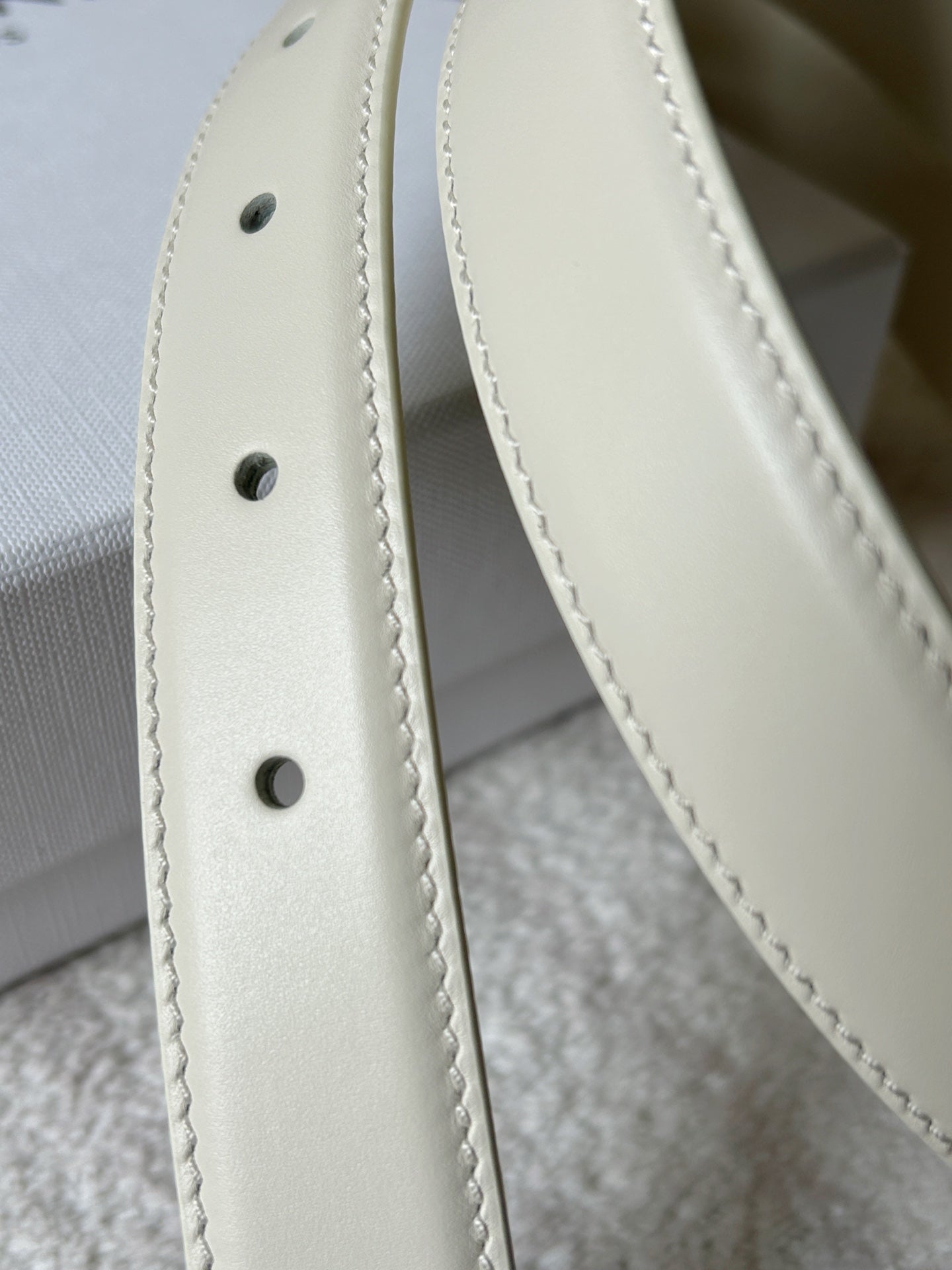 CELINE TRIOMPHE BELT 24MM IN WHITE CALFSKIN WITH LEATHER BUCKLE