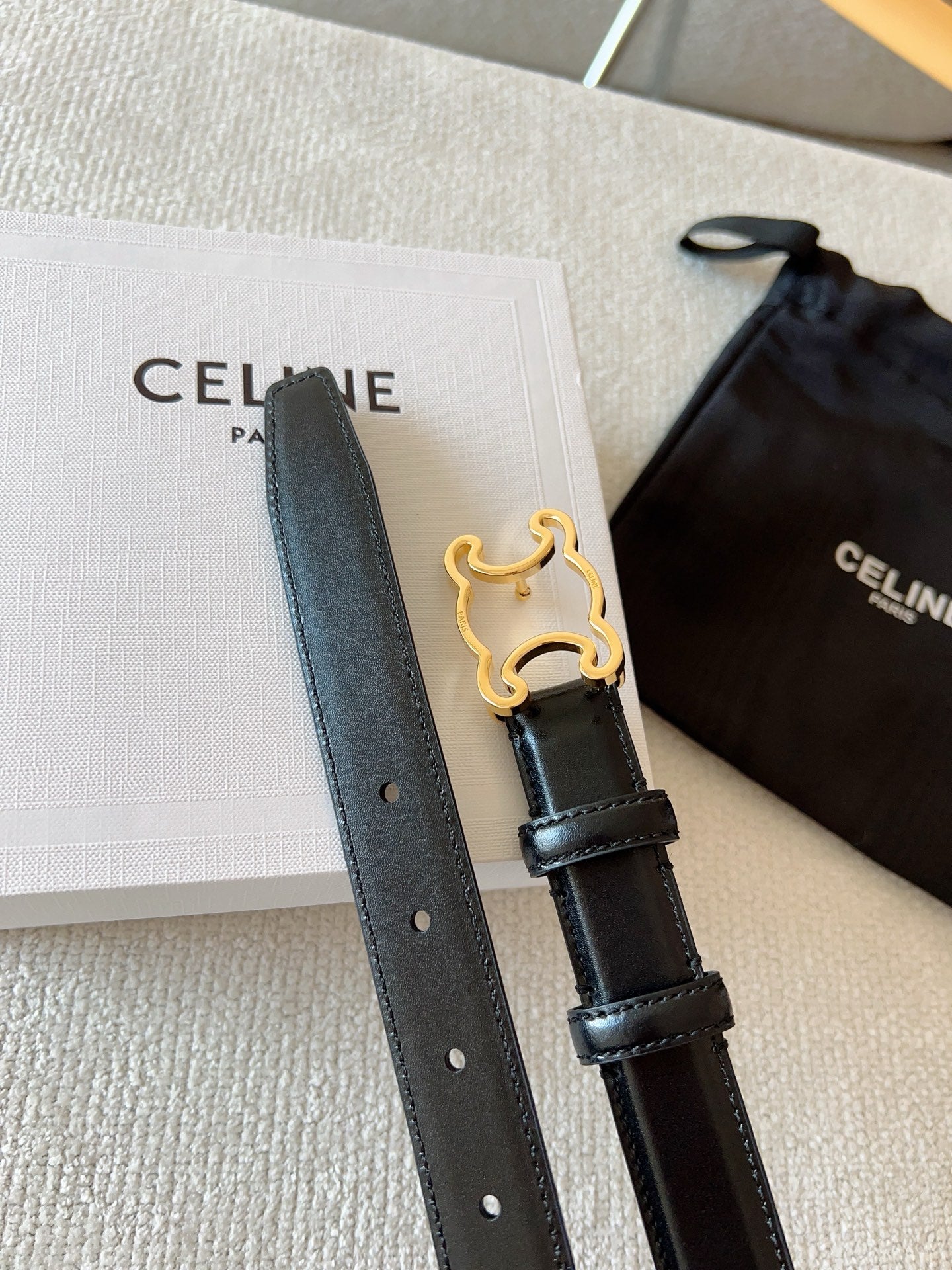 CELINE 25S TRIOMPHE BELT 25MM IN BLACK CALFSKIN GOLD HARDWARE 585790