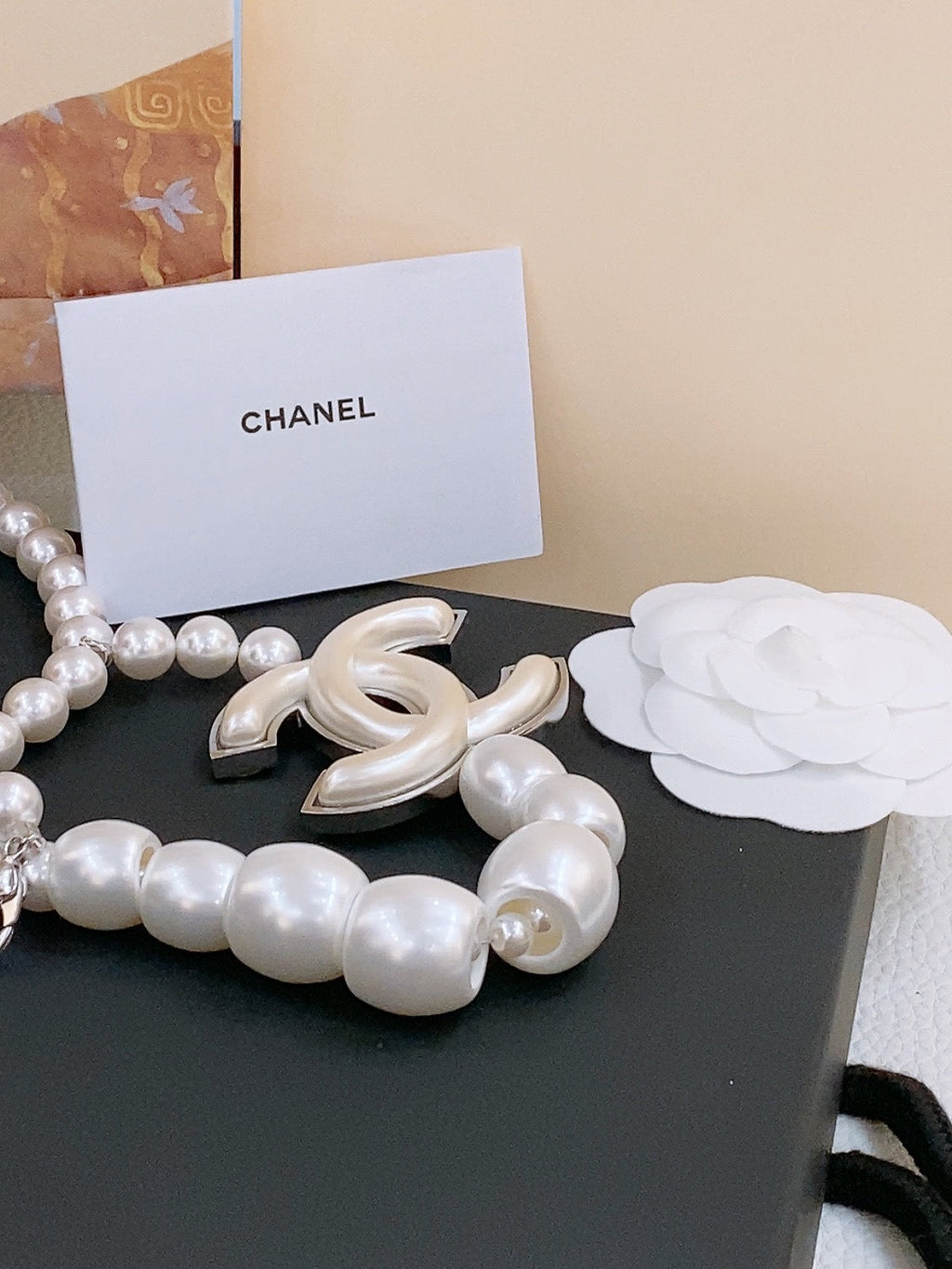 CHANEL CHAIN BELT IN PEARL AND SILVER METAL