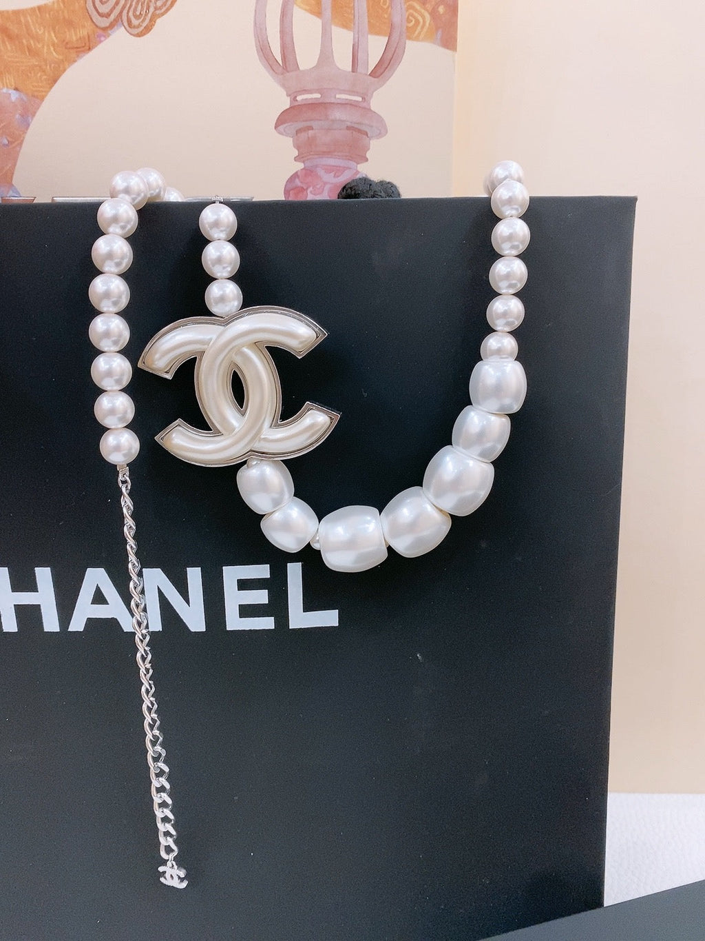 CHANEL CHAIN BELT IN PEARL AND SILVER METAL