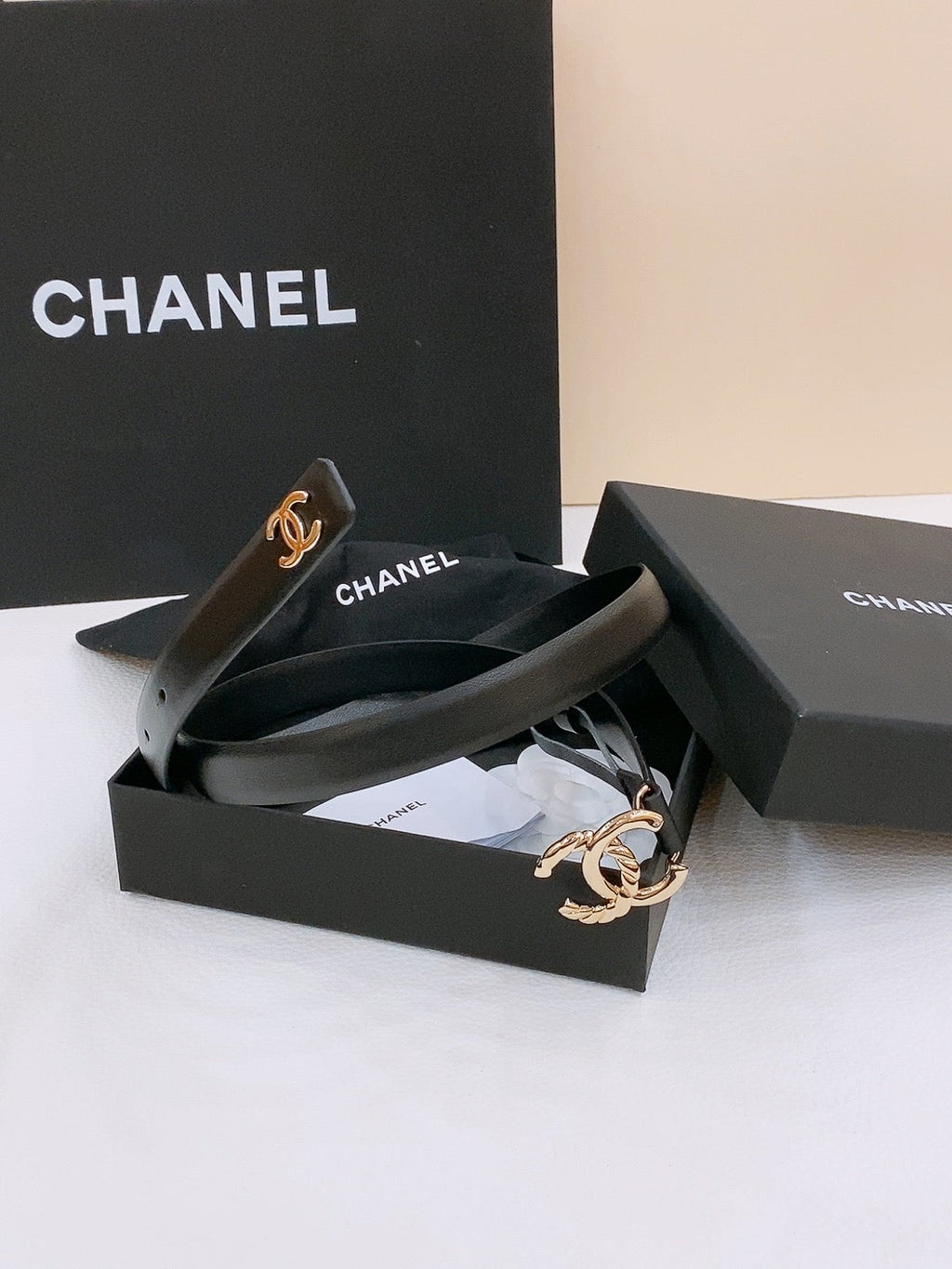 CHANEL DOUBLE C BELT 20MM IN BLACK CALFSKIN WITH GOLD-TONE CHAIN INTERWOVEN BUCKLE