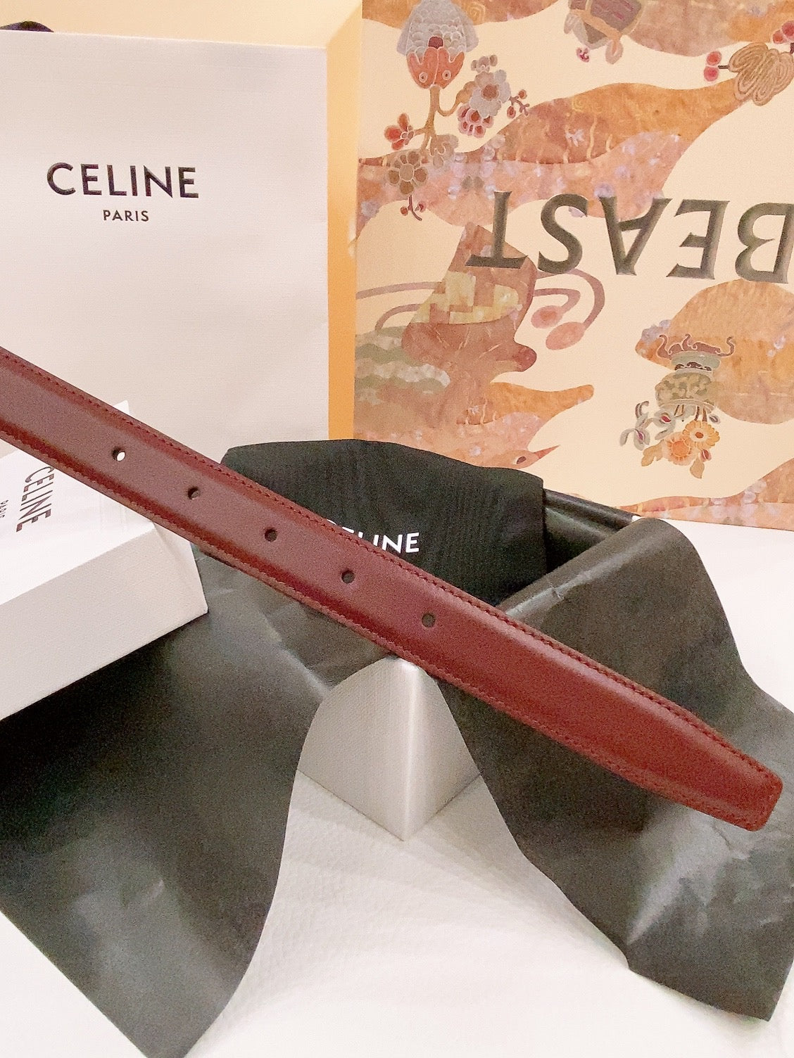 CELINE 25S BELT 25MM REVERSIBLE TRIOMPHE IN BURGUNDY CALFSKIN 565533