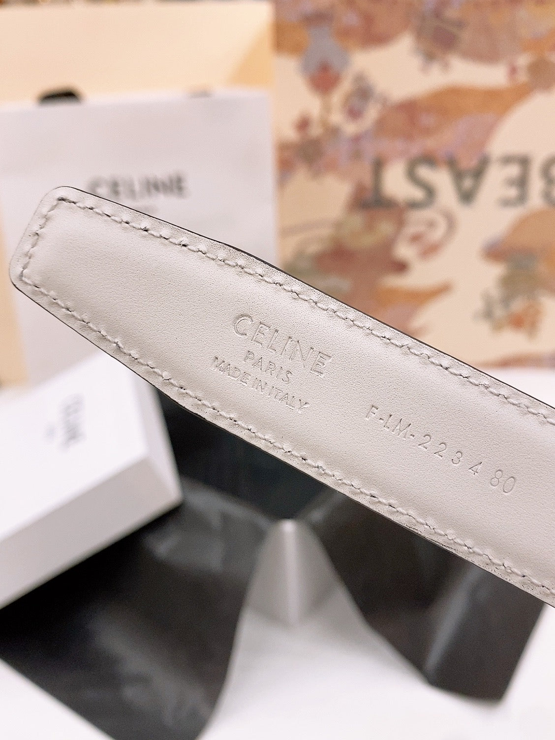 CELINE 25S BELT 25MM REVERSIBLE TRIOMPHE IN BLACK WHITE CALFSKIN 565542
